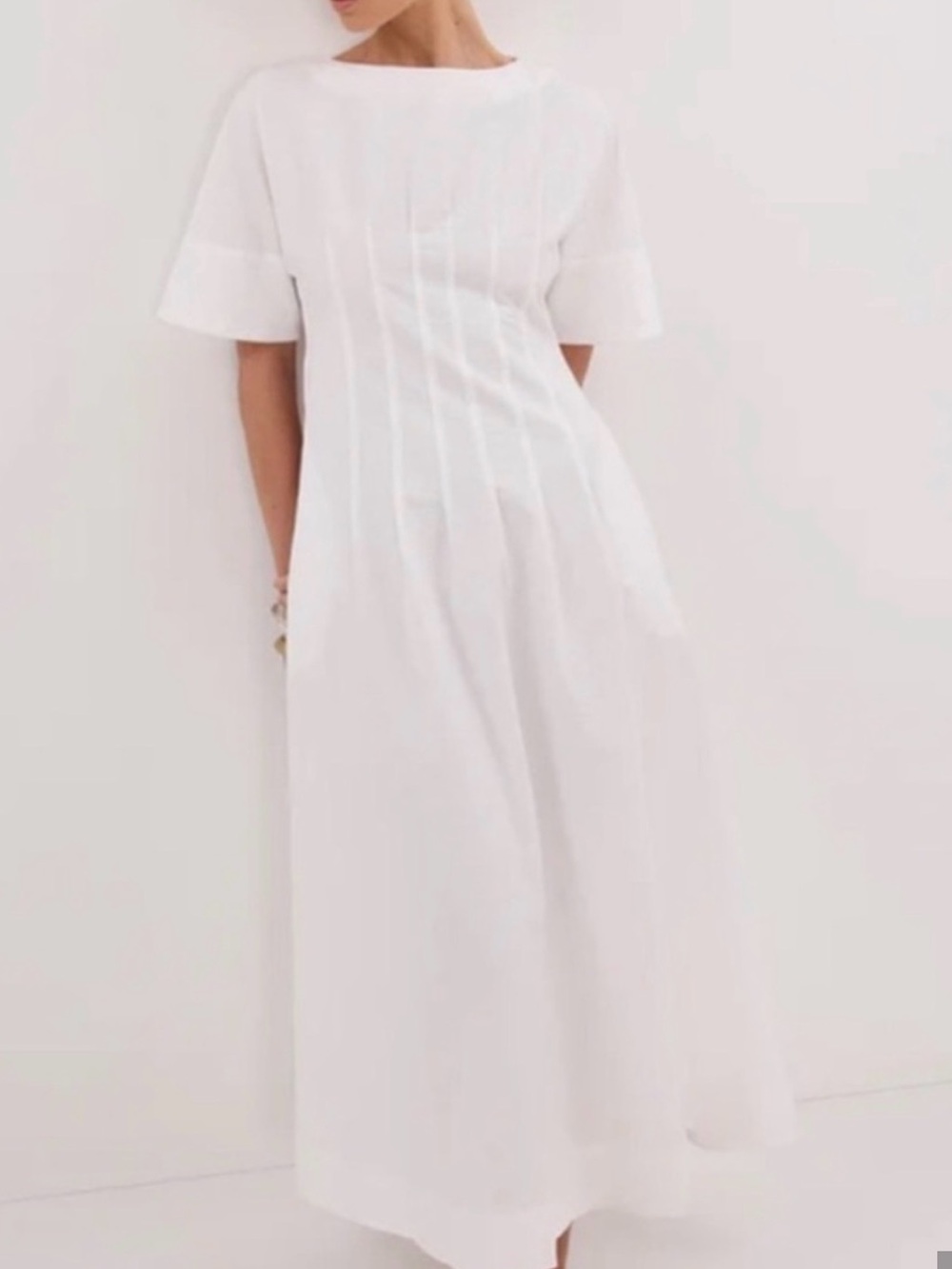 Dissh Daphne White Sleeved Midi Dress